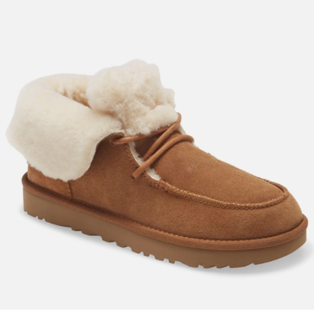 Never been worn Ugg Diara boot